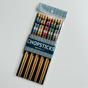5 sets of bamboo chopsticks with cute print is of cats , colorful variety